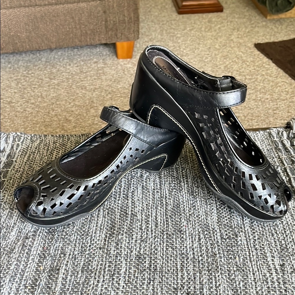 Chic Black Women's Peep Toe Heels
